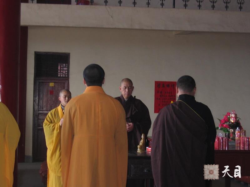 20060301圣观法师在江西宜春化成寺主持开光法会