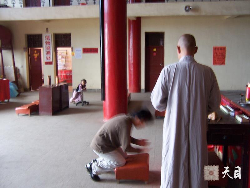 20060605圣观法师在江西宜春化成寺给果觉居士皈依