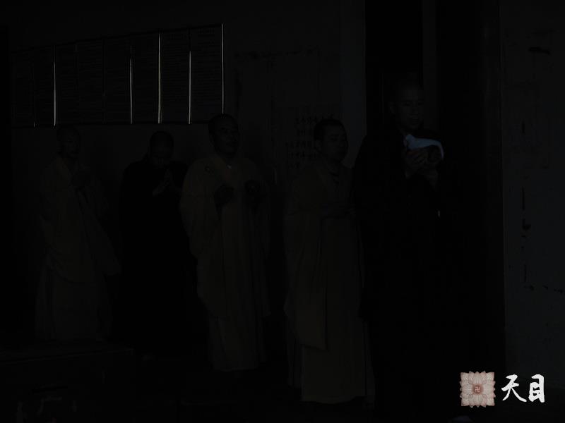 20060605圣观法师在江西宜春化成寺领众过堂